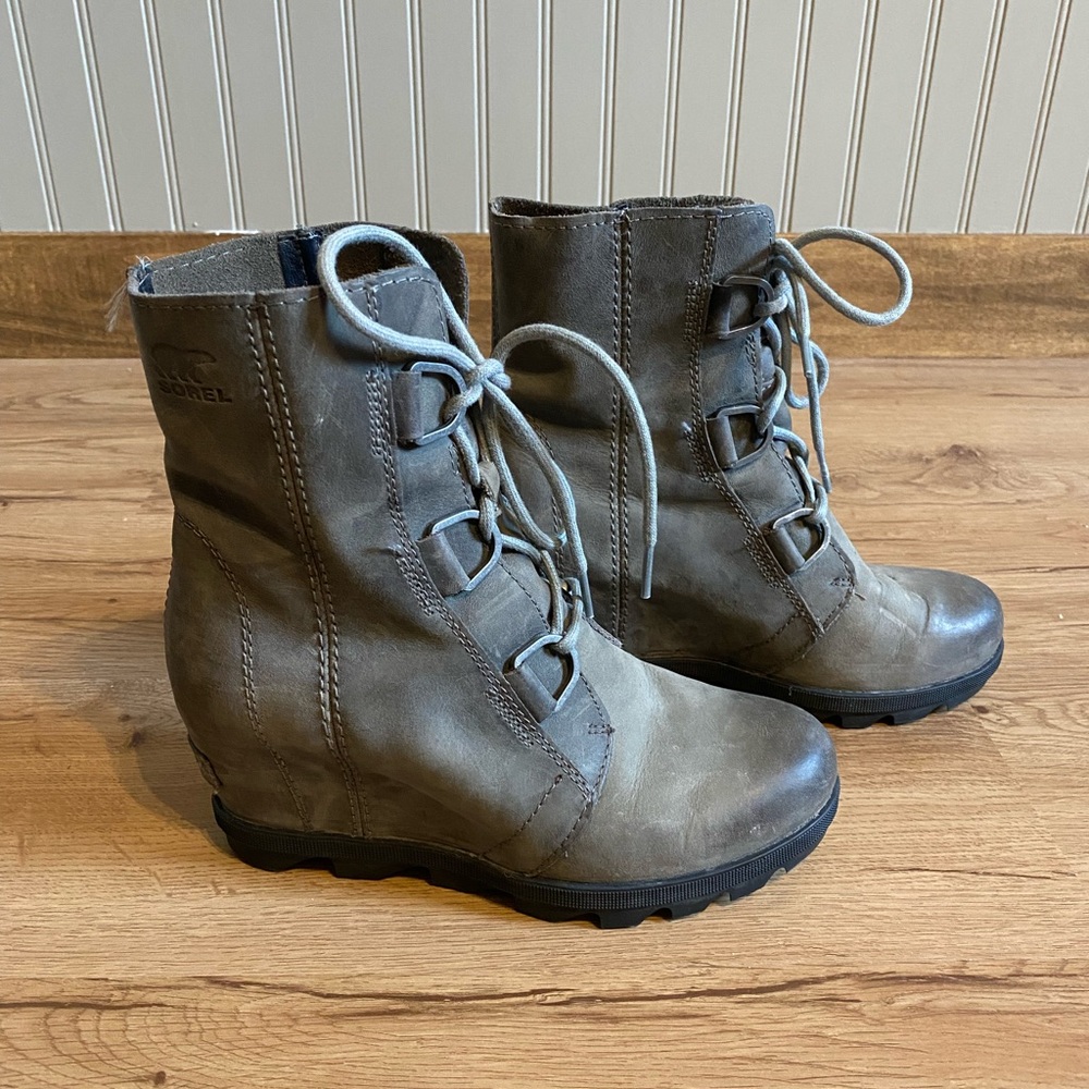 Sorel Joan of Arctic Wedge II Gray Boot 7.5